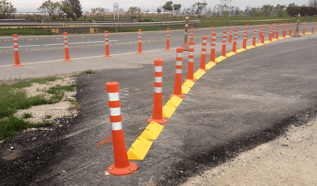 hitos y tachones viales